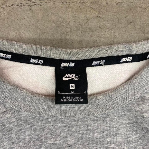 Grey Nike SB crewneck sweatshirt Y2K size M - Picture 3 of 7